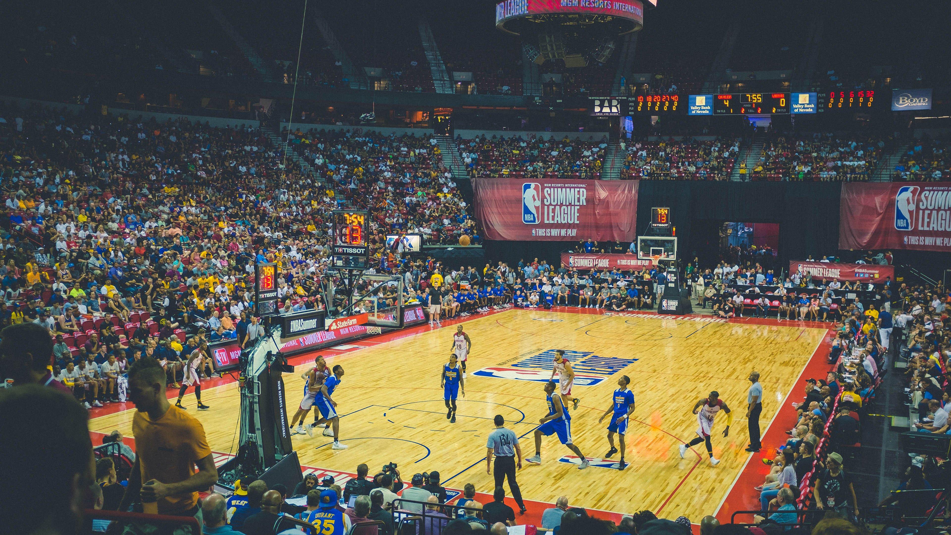 中锋归位！艾顿下赛季数据预测，能否突破20+12大关？