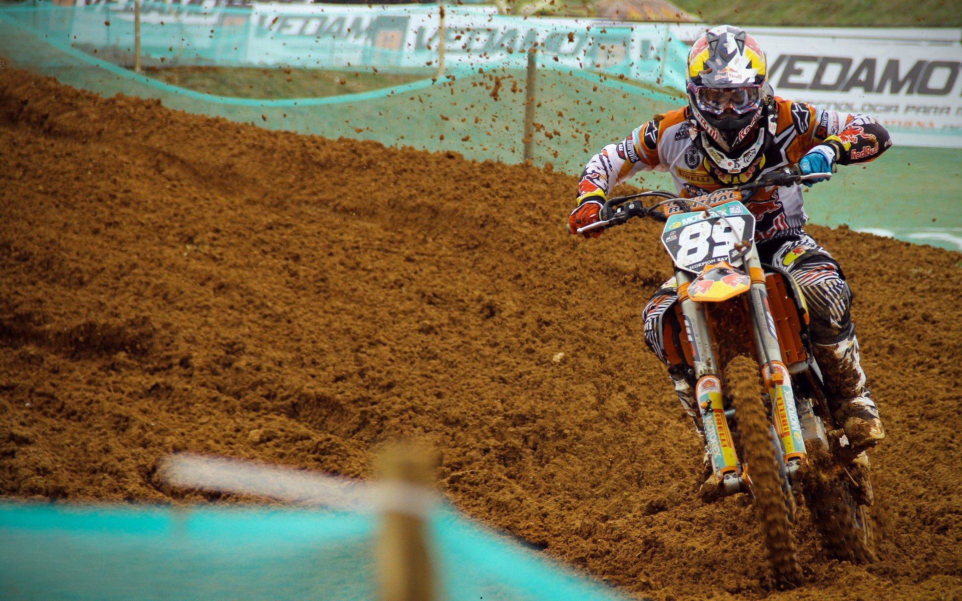 新生代中锋对决，塞斯科百球里程碑碾压霍伊伦，数据揭示全面优势