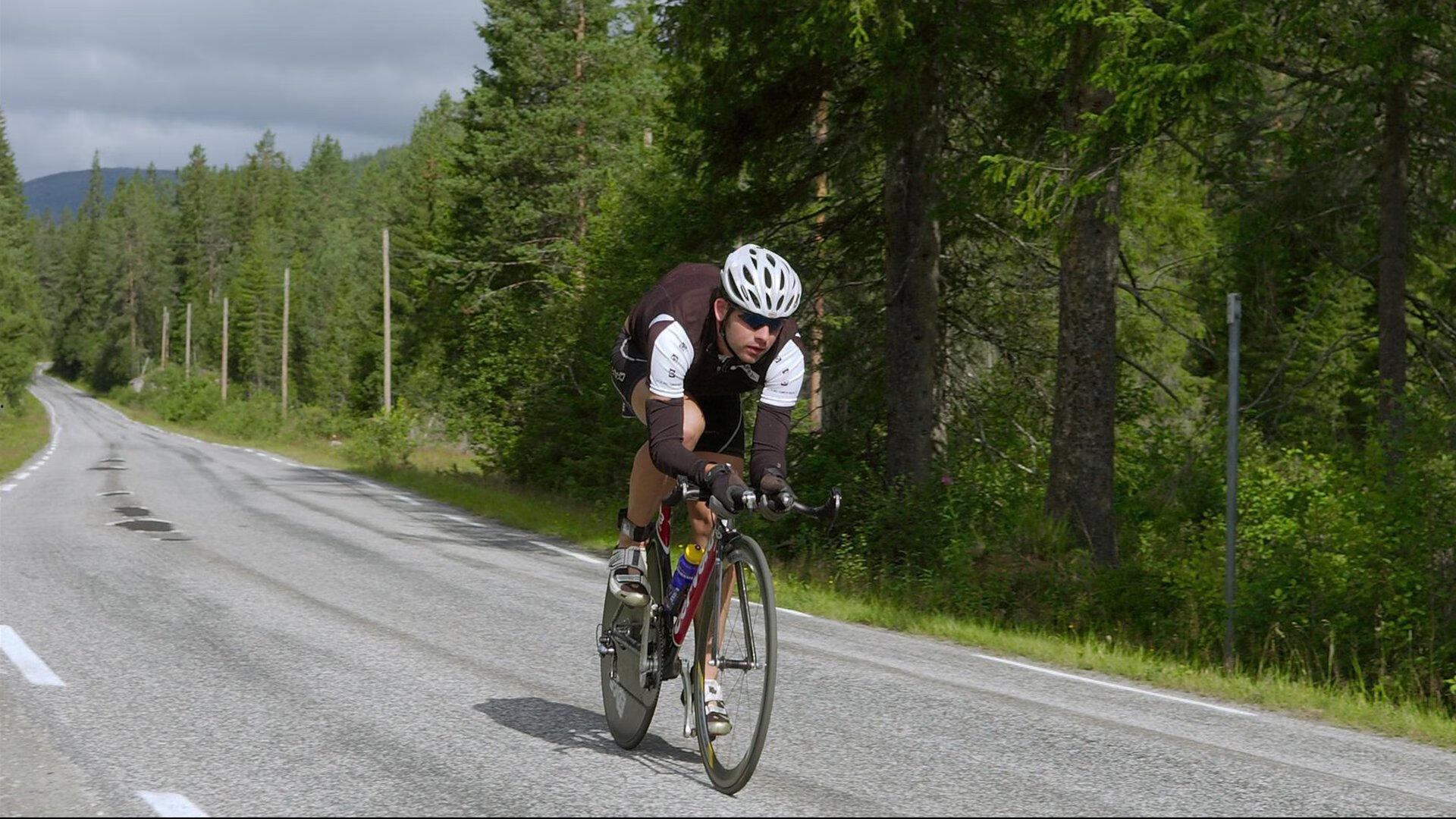 体坛诸葛梁直言C罗面临抉择，世界杯与欧冠难两全，生涯规划需取舍